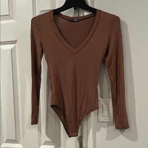 Fashion Nova Long Sleeve V-Neck Bodysuit